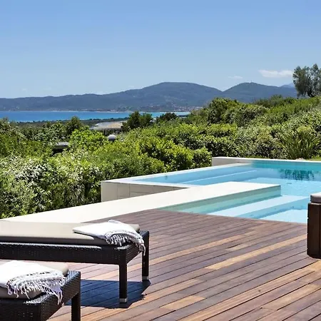 Elvira Villa *